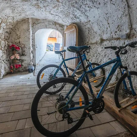 ホテル オールド ハウス 3*