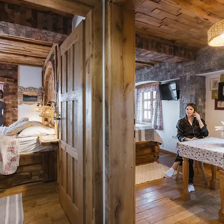 ホテル オールド ハウス 3*