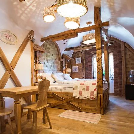 Old House Hotel
