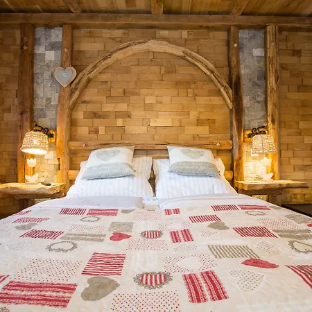 Old House מלון 3*