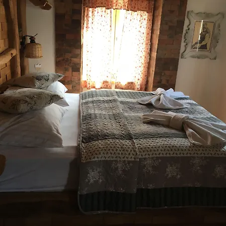 Hotel Old House
