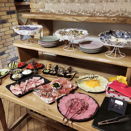 Отель Old House 3*