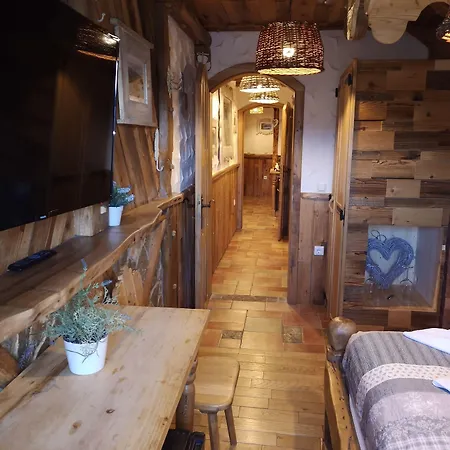 オールド ハウス ホテル 3*