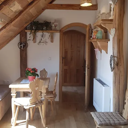 מלון Old House 3*