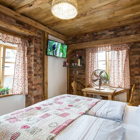 Hotel Old House