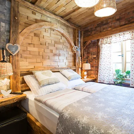 Old House Hotel 3*